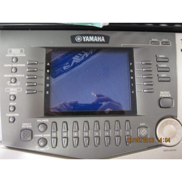 Yamaha PSR2000 Keyboard - SOLD - Image 12