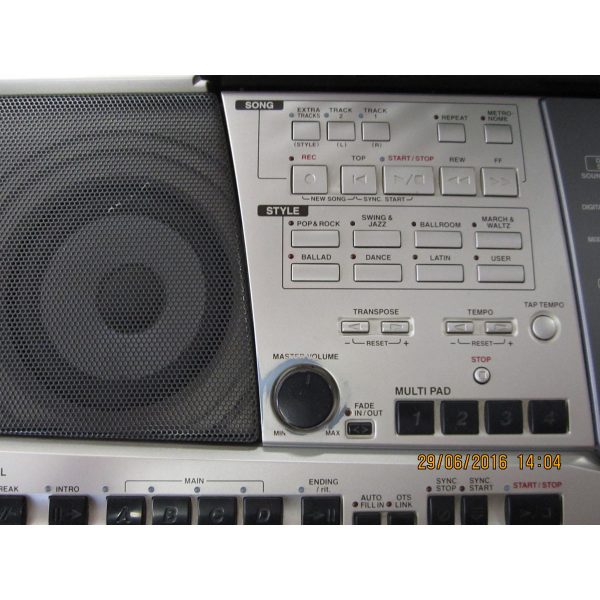 Yamaha PSR2000 Keyboard - SOLD - Image 11