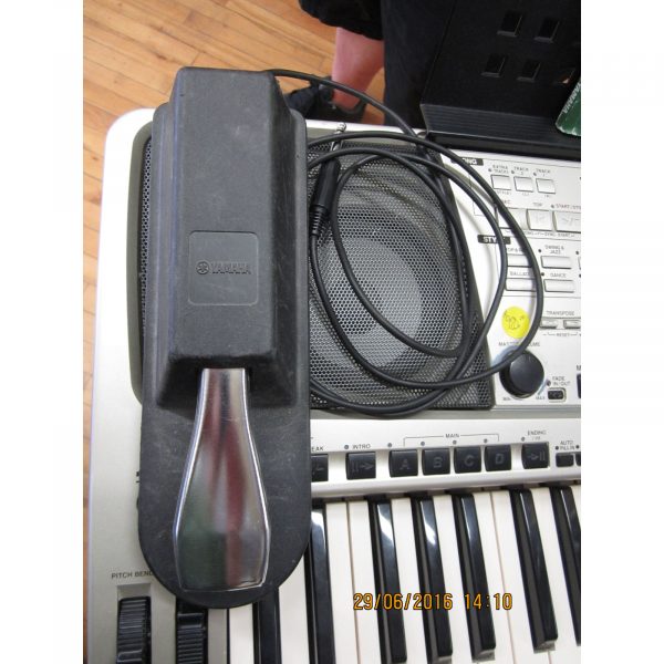 Yamaha PSR2000 Keyboard - SOLD - Image 6