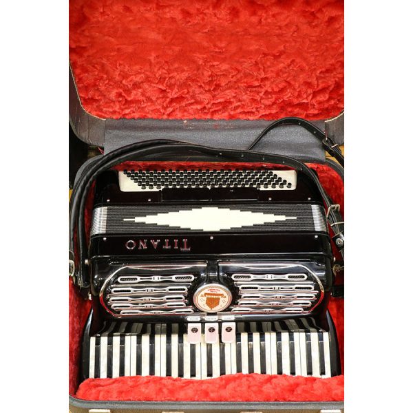 Titano Ideal Tube Chamber Piano Accordion Black - SOLD - Image 2