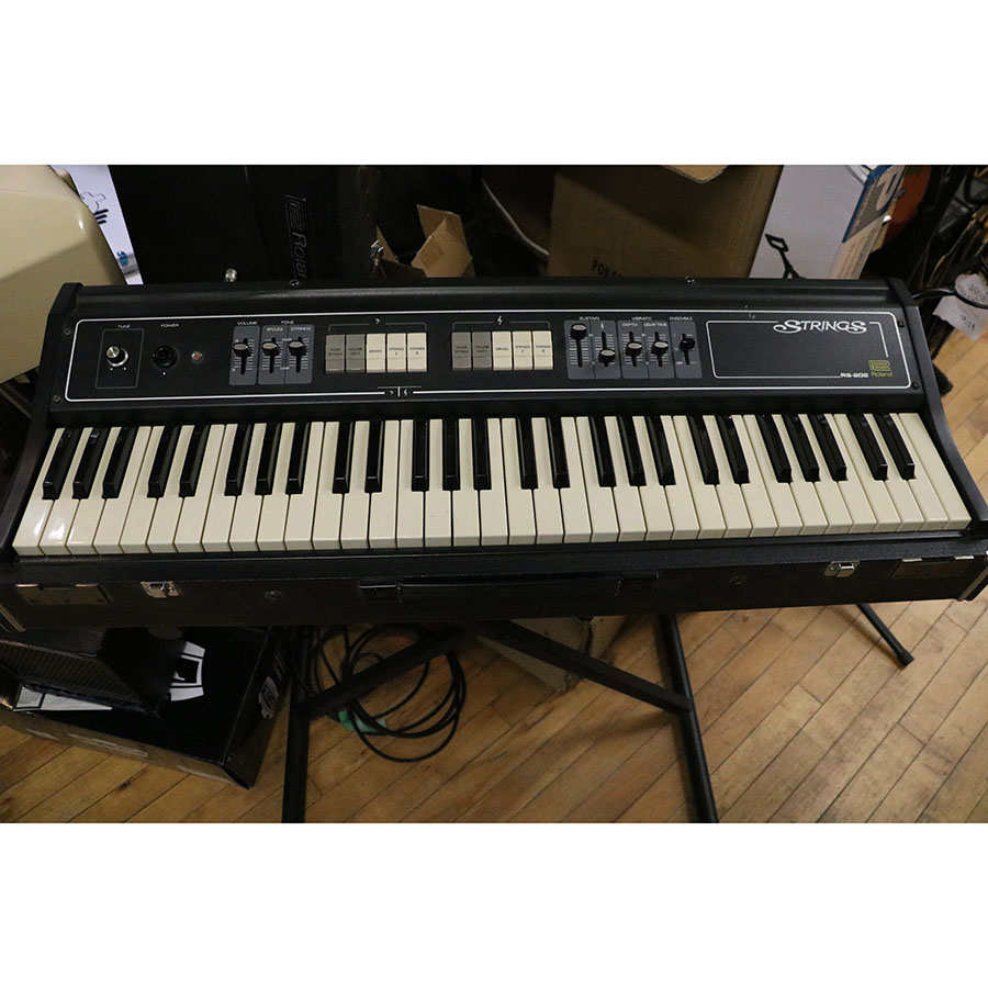 roland strings 202 synth